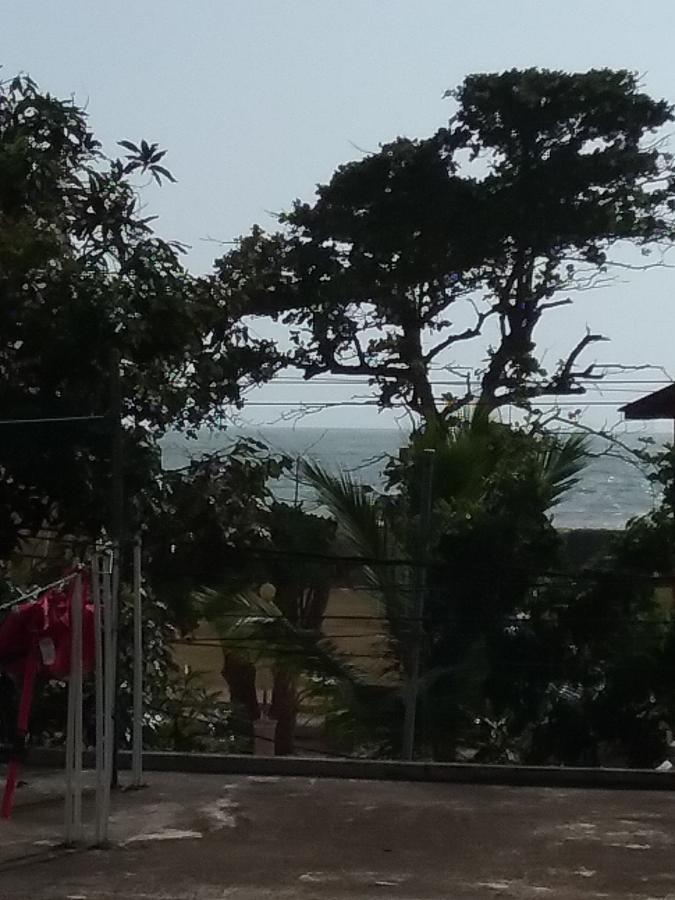 Yoho Bluray Beach Residence Negombo Esterno foto