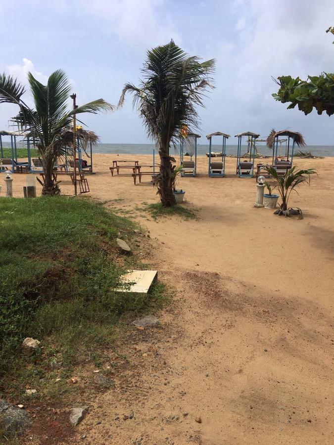 Yoho Bluray Beach Residence Negombo Esterno foto